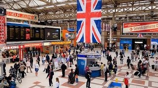 A Walk Through The London Victoria Station London England [upl. by Harimas]